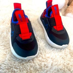 Toddler Nike shoes 5C